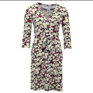 Diane VonFurstenberg Vintage | Julian Floral 100% Silk Wrap Dress Size 2